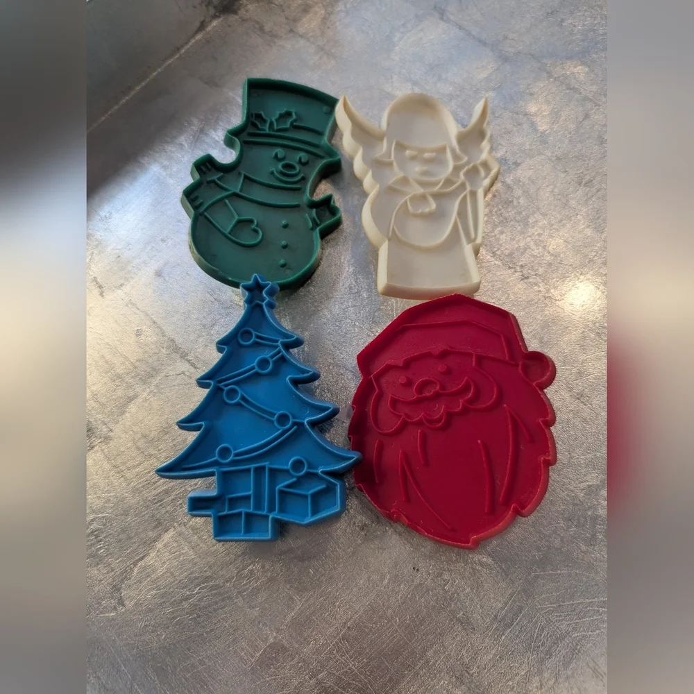 🎄 Vintage 1979 Holidays Cookie Cutter 4